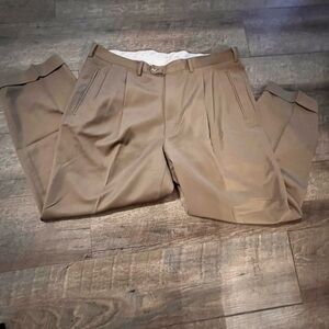 Ermenegildo Zegna
Color: dark khaki dress pants
Size: 38
Condition: like new